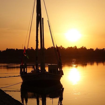 Готель Jj Jamaica Felucca Асуан Екстер'єр фото